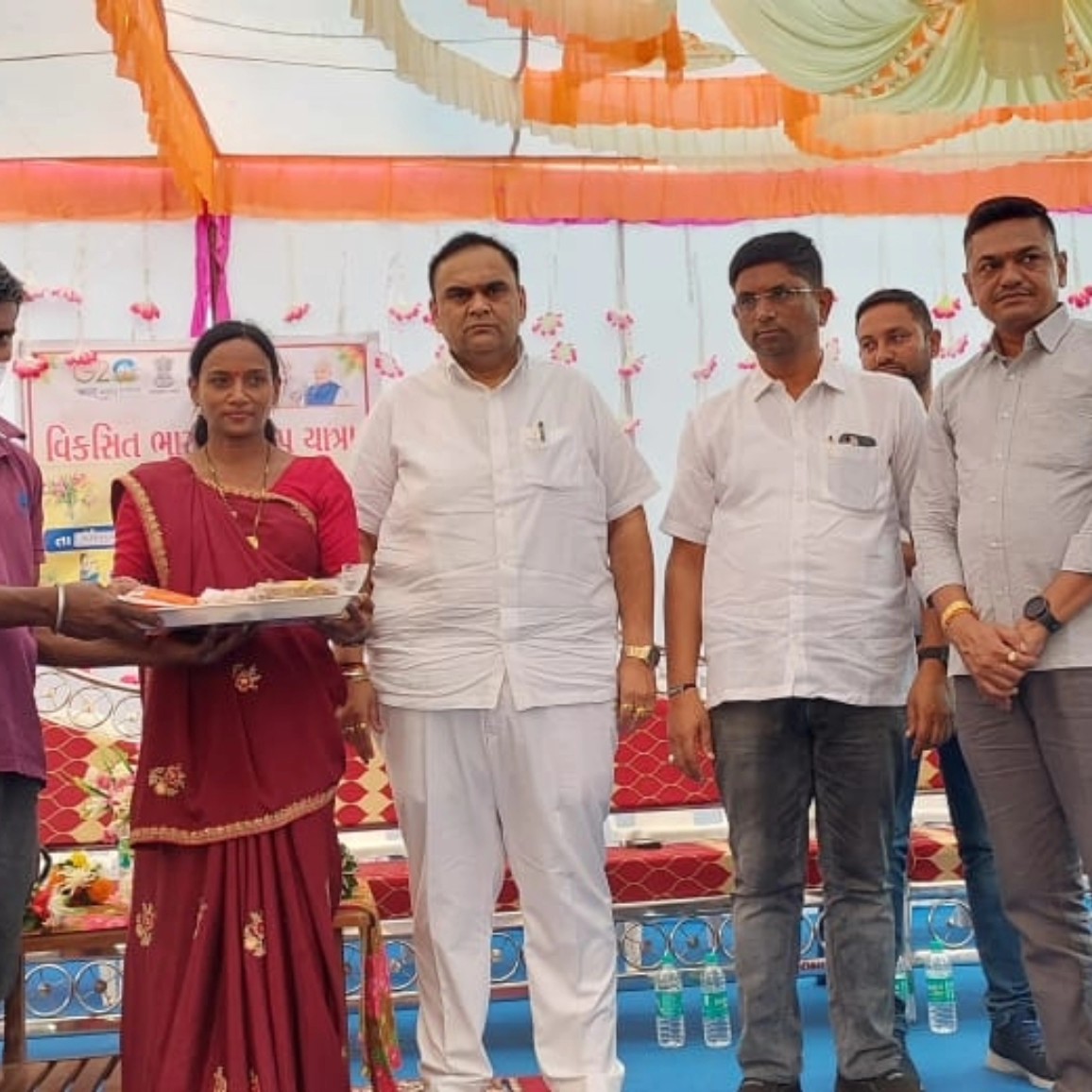 તા.૧૪/૧૨/૨૦૨૩ ના રોજ વિકસિત ભારત સંકલ્પ યાત્રા સુરત જિલ્લાના મહુવા તાલુકાના કાની ગામે રાખવામાં આવી.